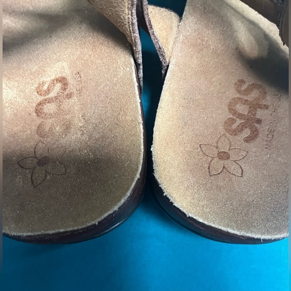 SAS PAMPA TOE LOOP CHOCOLATE LEATHER LOW WEDGE SANDAL
Size 10.5 - Picture 9 of 10